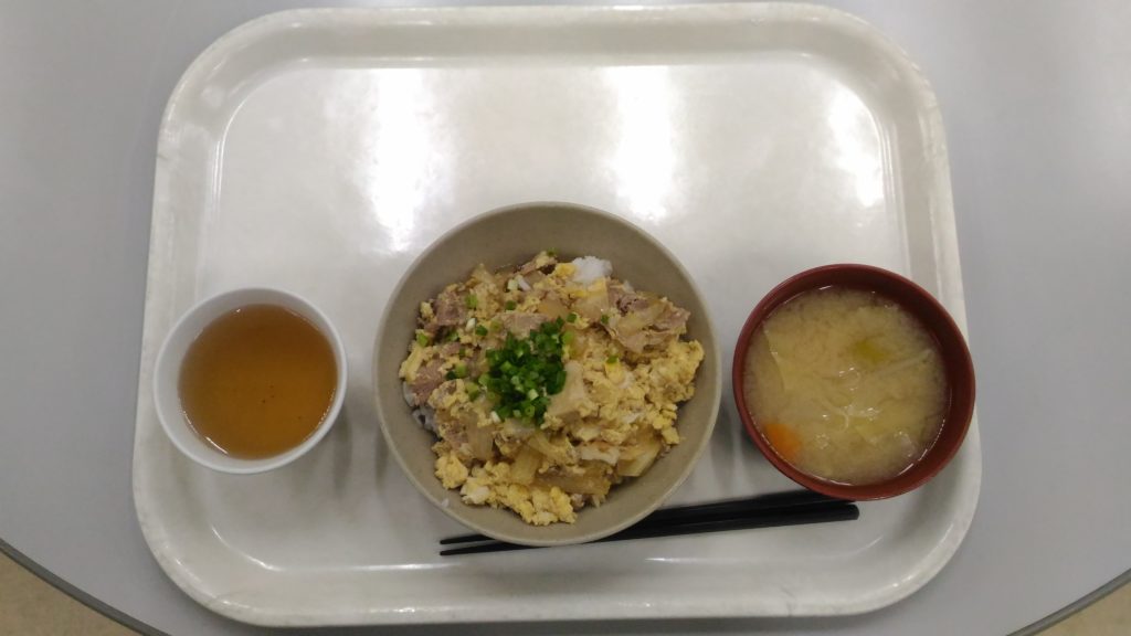 大原寮朝定食の豚丼